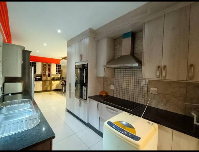 4 BEDROOM HOUSE FOR SALE IN MAGALIESBERG COUNTRY ESTATE